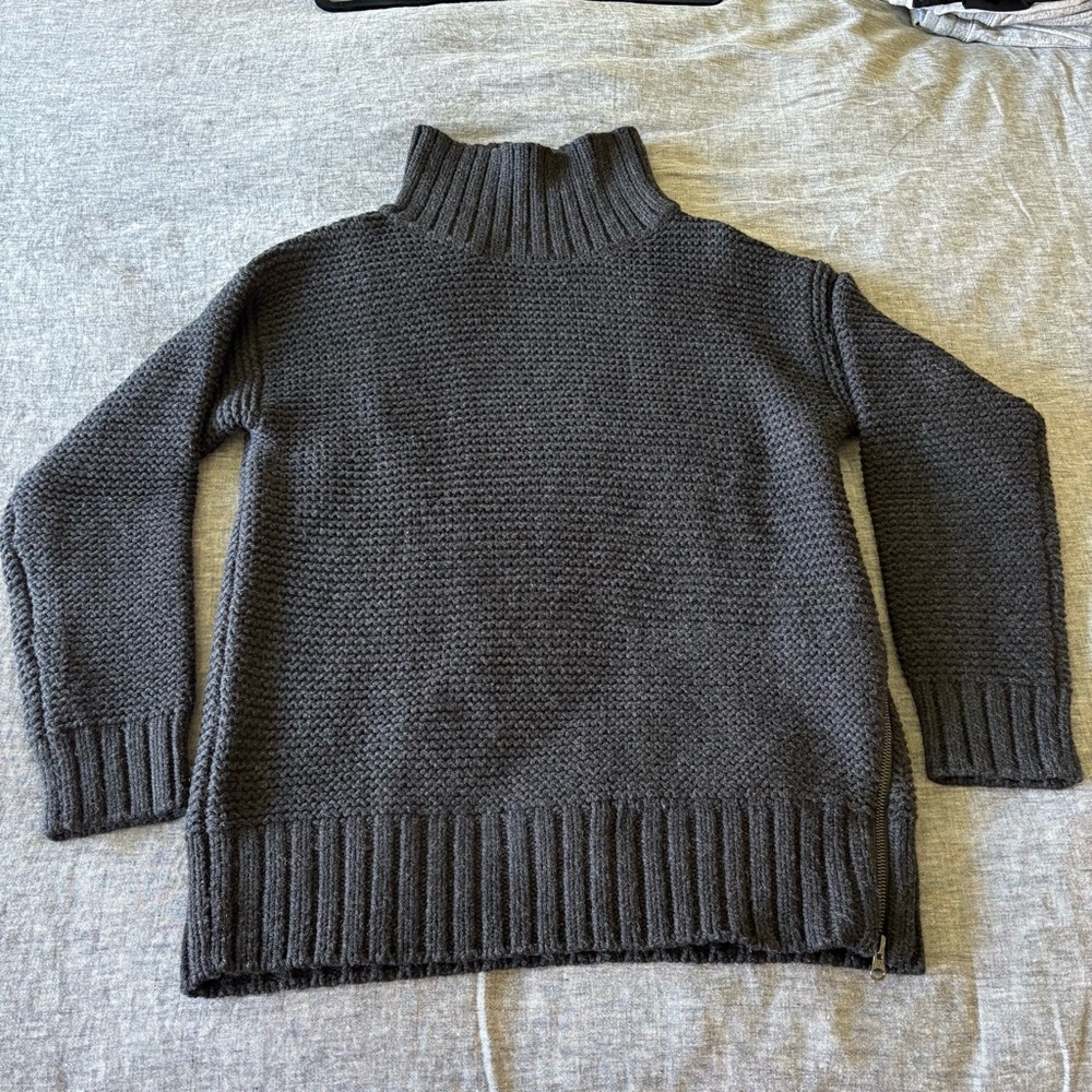 Lululemon sweater